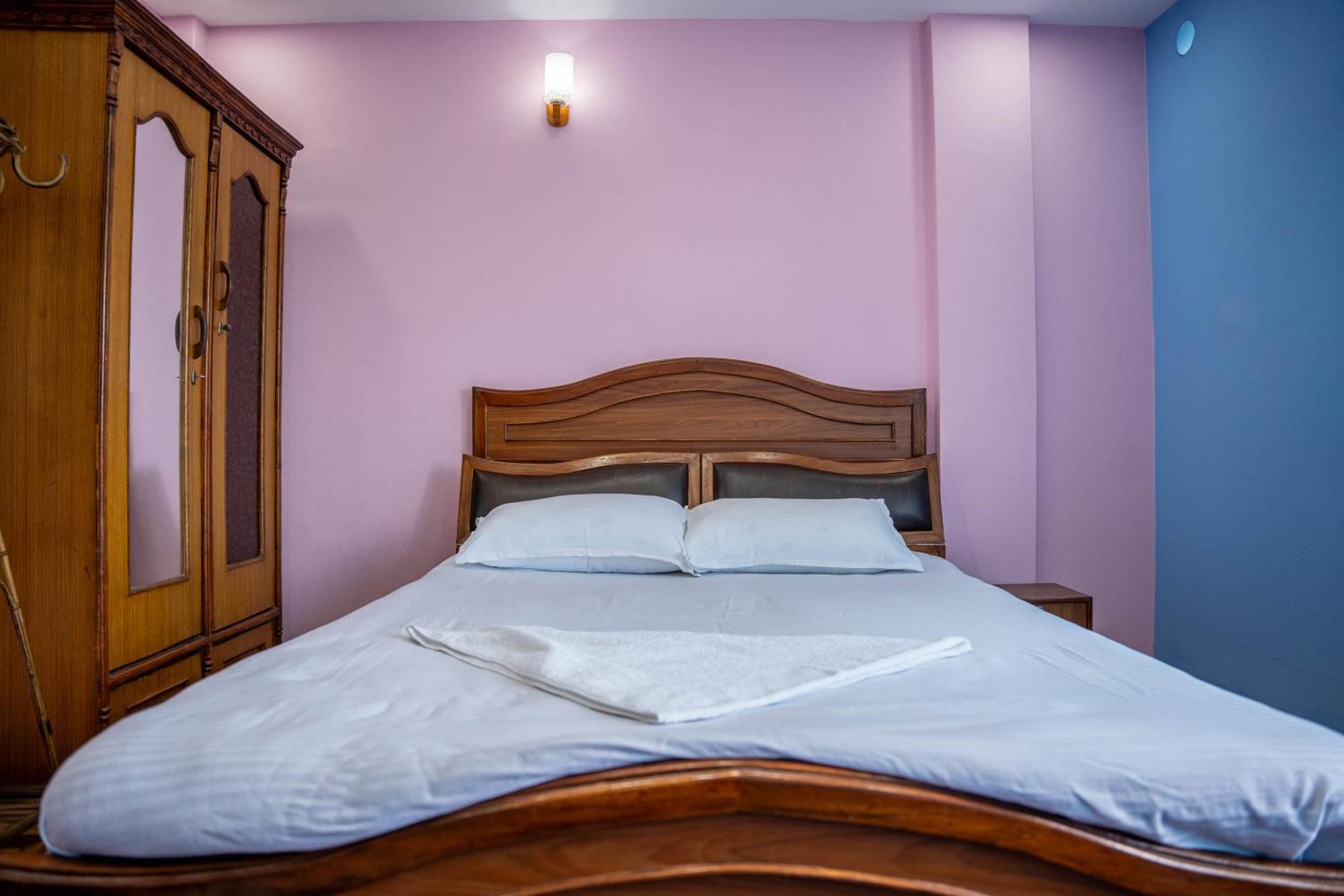 Homestay Book Now Kathmandu Buitenkant foto